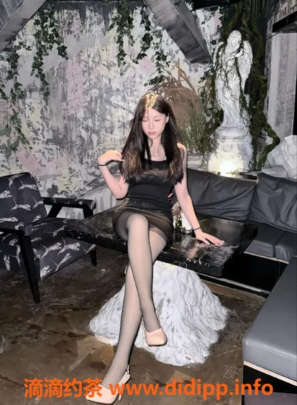 广州楼凤-广州越秀区潼萱 169cm 34C 18岁 精品服务