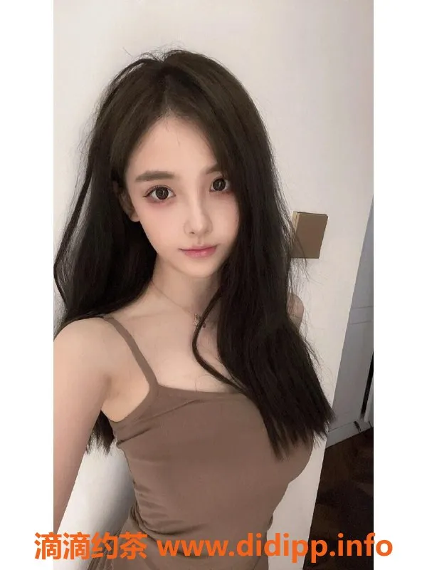 广州楼凤-白云区曼乔，20岁166cm初次兼职女生