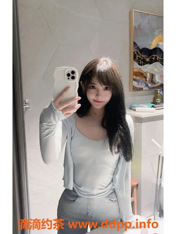 广州楼凤-白云区曼乔，20岁166cm初次兼职女生