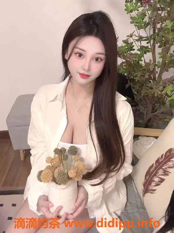 北京楼凤-望京小玫瑰糯糯，22岁168cm C罩杯仅需1K