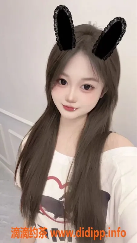 常州楼凤-武进万达18岁嫩妹欣欣，168高106重，陪浴服务