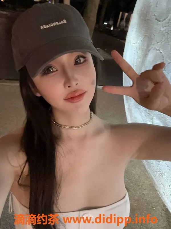 深圳楼凤-南山简老师：3000元舌吻车震服务推荐