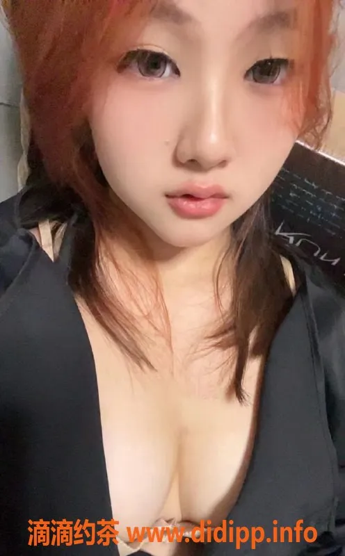 成都楼凤-成都嫩妹朵朵，165微坦巨乳，300元超值服务