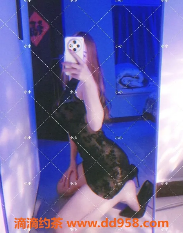 广州楼凤-天河小小艺名陪伴，1100元享舌吻69服务