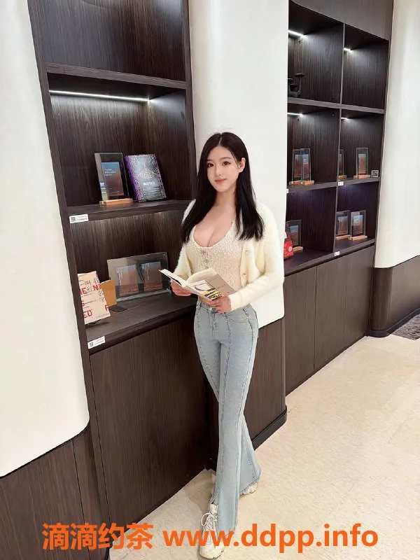 成都楼凤-成华区少妇糖糖，身材火辣，服务热情