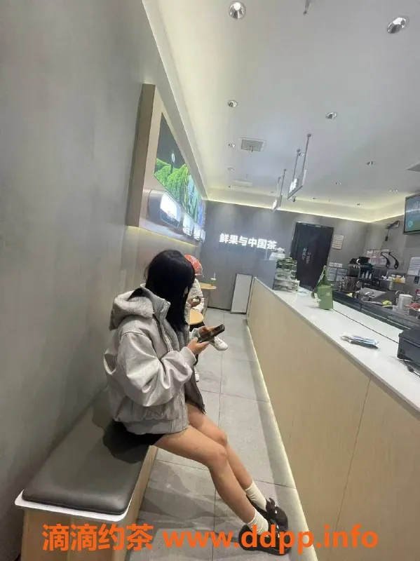 成都楼凤资源信息,锦江区小月牙，161高87斤嫩妹，6P服务