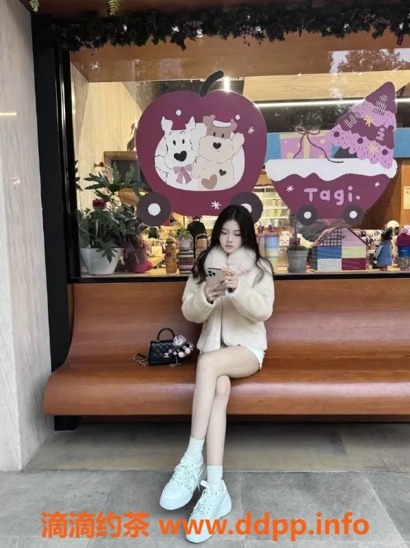 常州楼凤-金坛小马达，163身高C胸，600元精彩陪浴服务