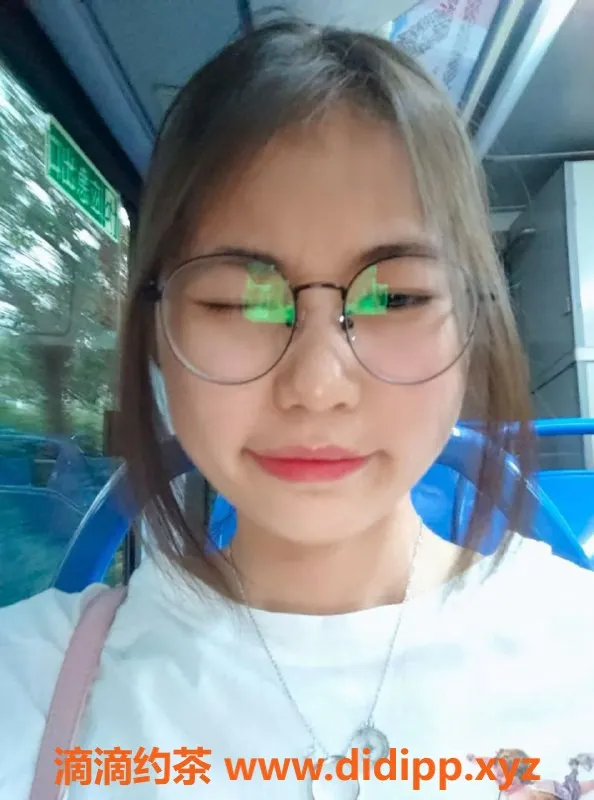 湛江楼凤-湛江丹丹 20岁身高156cm 45KG A+真身服务