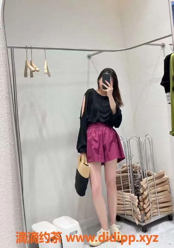 广州楼凤-广州白云区热情小妞，24岁身高158，茶水费400起