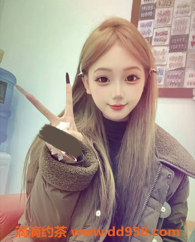 重庆楼凤-观音桥小玲 166高18岁 B+罩杯 涨价服务等你来体验