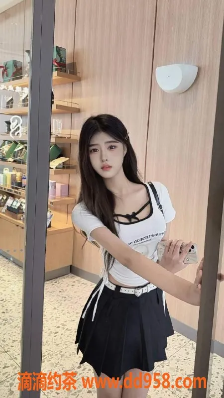 常州楼凤-武进汤汤，168cm嫩妹，800元起陪浴服务