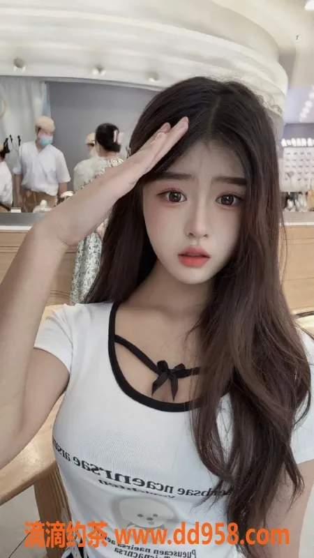 常州楼凤-武进汤汤，168cm嫩妹，800元起陪浴服务