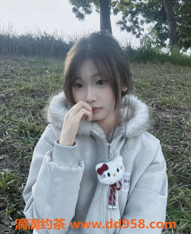 常州楼凤-武进雪雪，162cm嫩妹，800元起服务