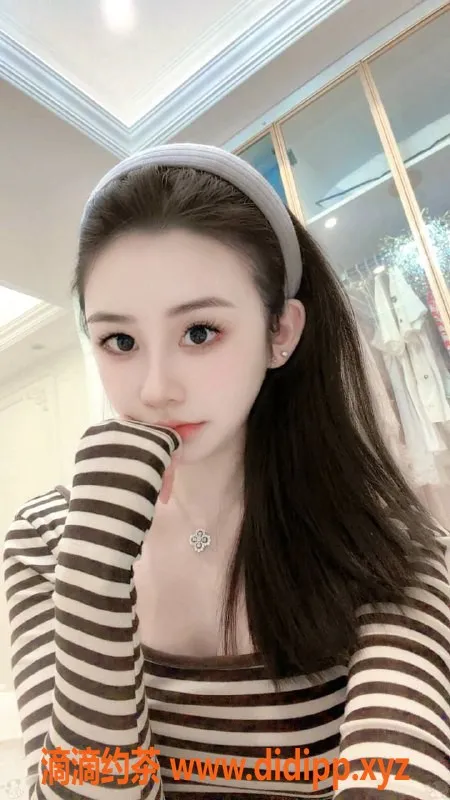 深圳楼凤-福田白幼薇，制服诱惑，1400P服务等你体验！