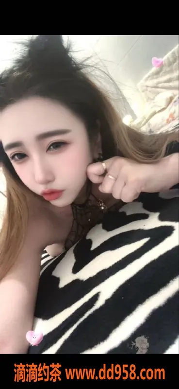 广州楼凤-白云媚儿，少妇大胸夜课，课费5P