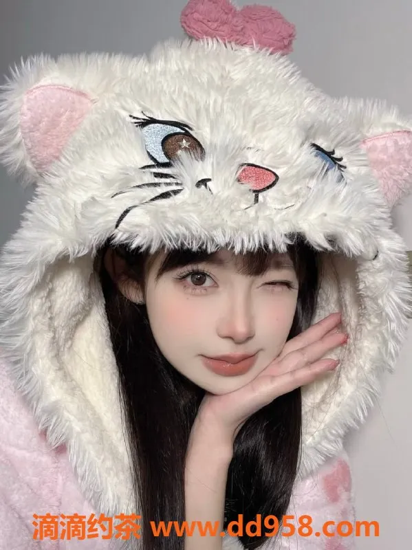 南通楼凤-柚子07年萝莉音 172cm 96斤 C罩杯 陪玩1500元