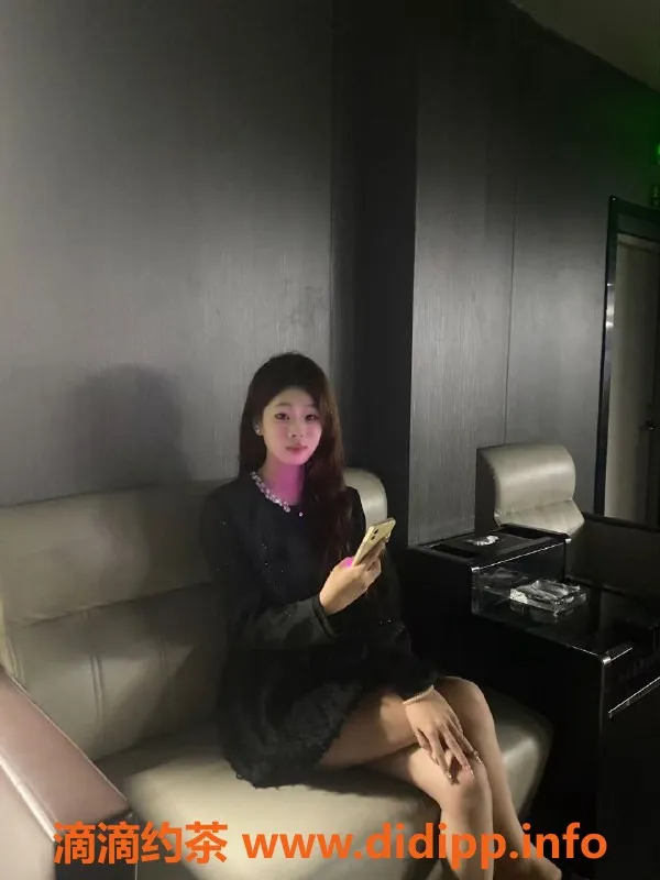 广州楼凤-天河嫩妹雯雯，10P鸳鸯浴等你来体验