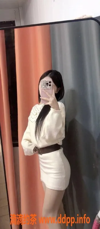 深圳楼凤-宝安嫩妹甜雪儿，700元体验舌吻与鸳鸯浴