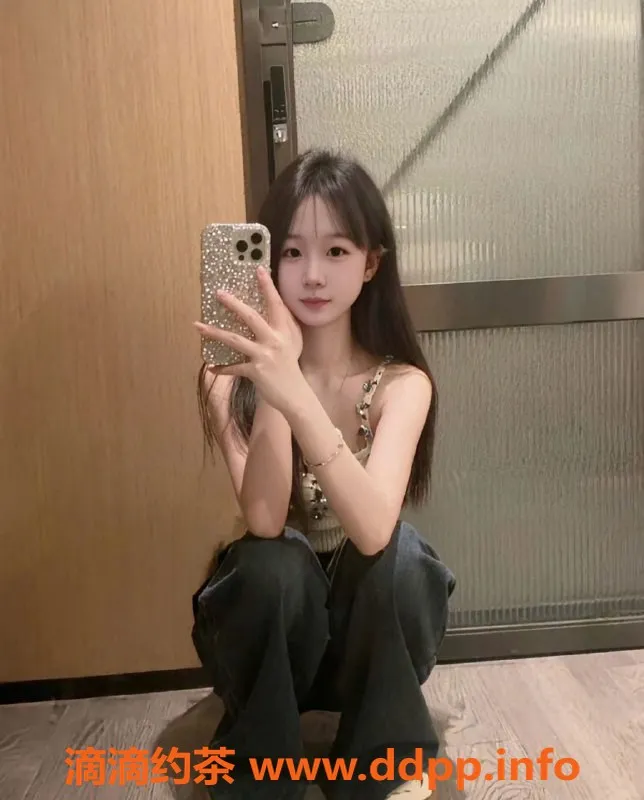 常州楼凤-武进万达欣欣，160cm嫩妹，800元陪浴服务✨