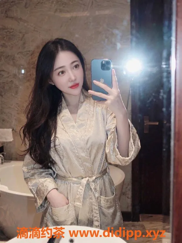 北京楼凤-朝阳十里堡超白长腿女神，24岁C杯热情服务