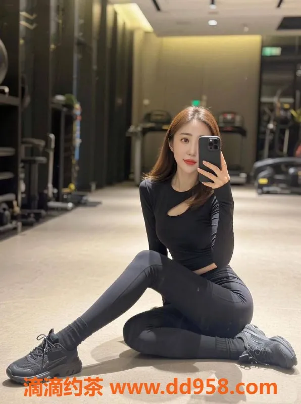 北京楼凤-朝阳十里堡超白长腿女神，24岁C杯热情服务