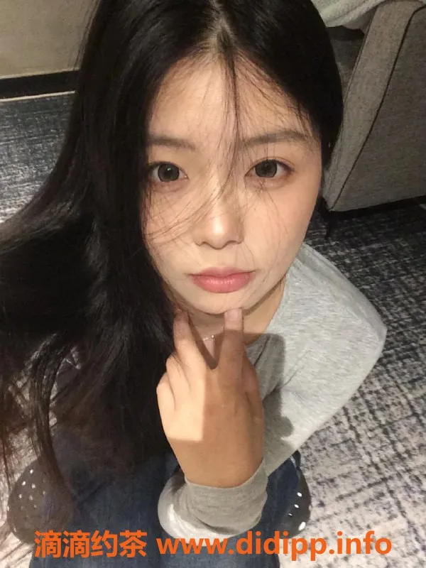 广州楼凤-天河恋恋，超高性价比嫩妹，700元等你来体验！