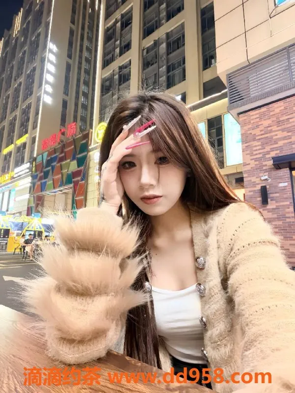 广州楼凤-禅城小雪，700元嫩妹服务，69和舌吻！