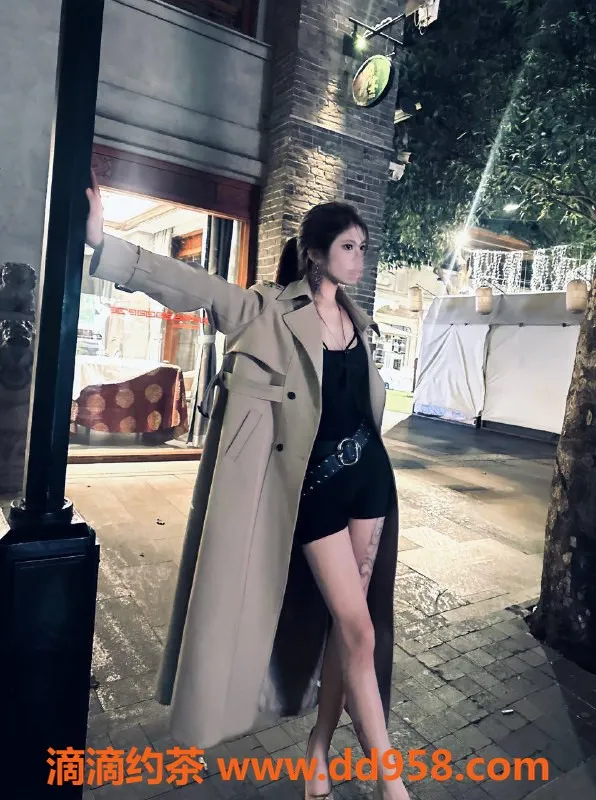 广州楼凤-禅城小雪，700元嫩妹服务，69和舌吻！