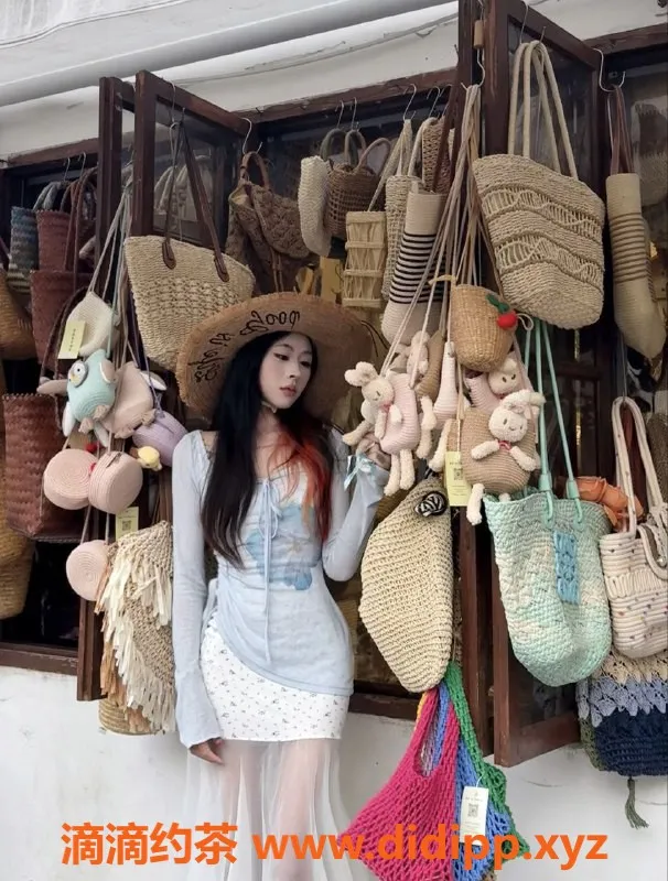 广州楼凤-白云77，服务优质，课费600p等你来体验！