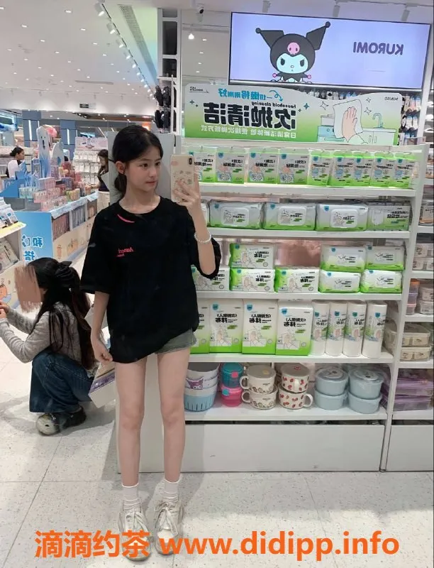 广州楼凤-天河颜菲，私密服务800元，性价比高！