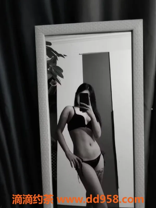 深圳楼凤-福田佳佳22岁163cm，47kg，998起服务