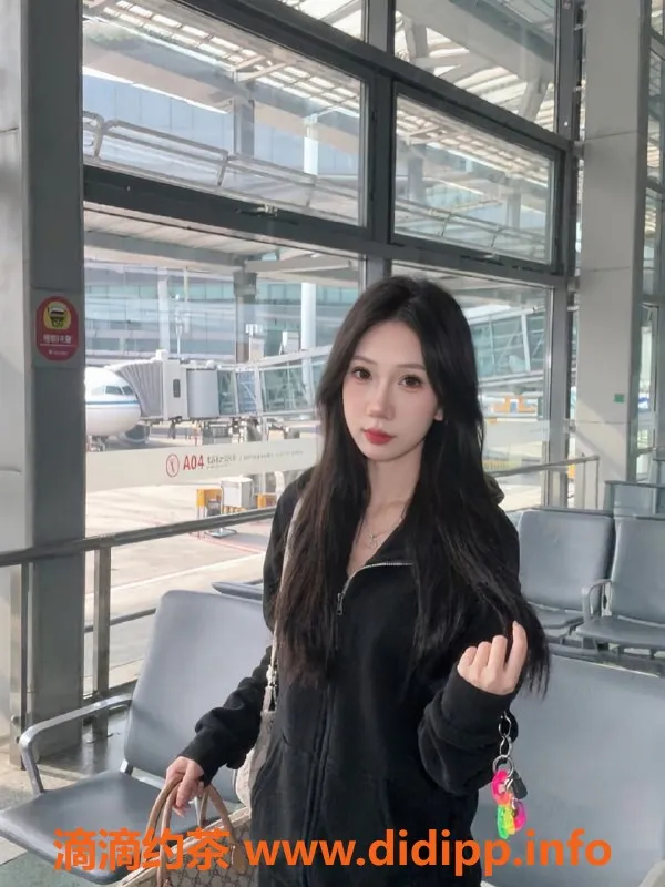 无锡楼凤-锡山区溪溪，高颜值嫩妹，陪浴服务