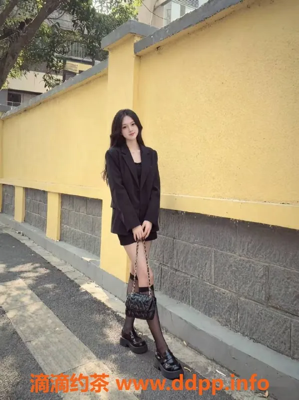 深圳楼凤-龙华小七，900元体验鸳鸯浴和69服务