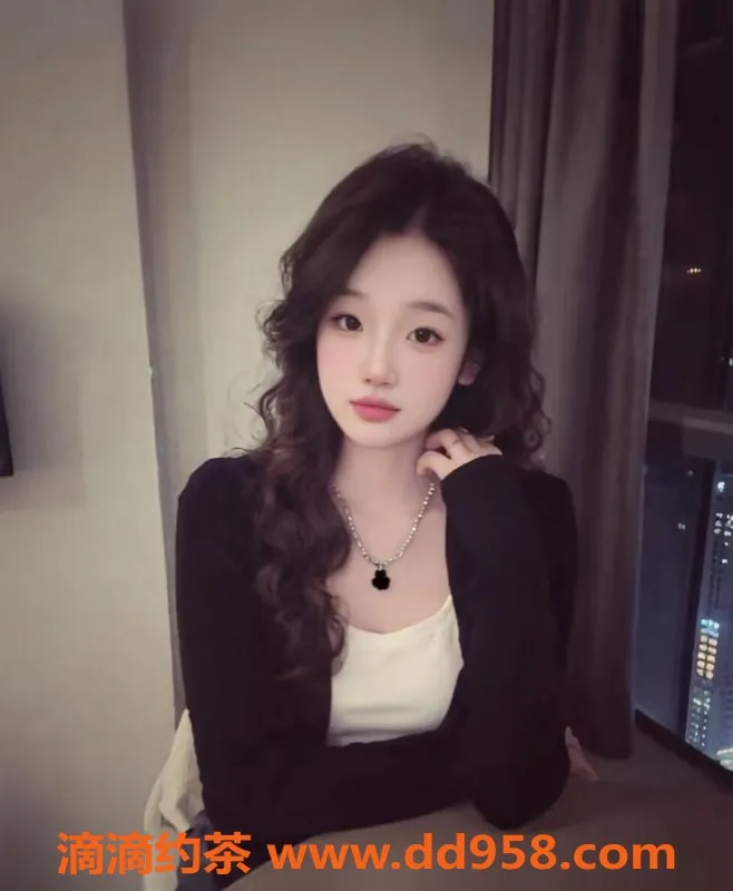 无锡上门服务-滨湖区赢赢，170cm/57kg高校兼职美女，性感陪浴服务