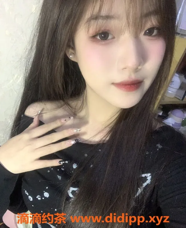 广州楼凤-天河雪儿，21岁165cm，前凸后翘热情服务