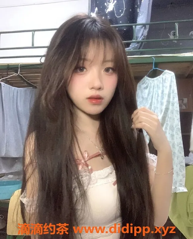 广州楼凤-天河雪儿，21岁165cm，前凸后翘热情服务