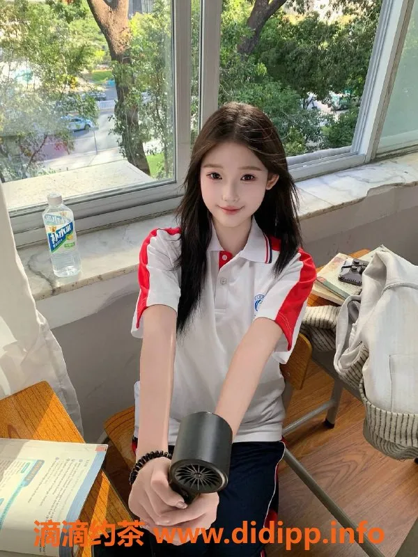 深圳楼凤-深圳南山可可，萝莉嫩妹，1600起，鸳鸯浴体验