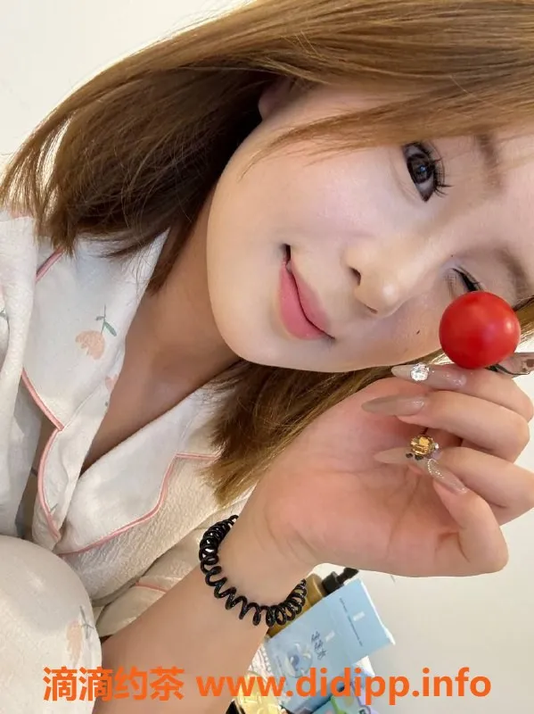 广州楼凤-天河甜宝，600元，视频验证，甜妹等你来体验！