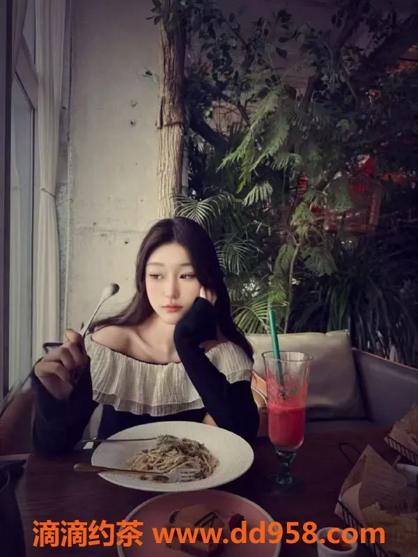 深圳楼凤资源信息,南山区嫩姐阿酒，850元起，舌吻制服服务