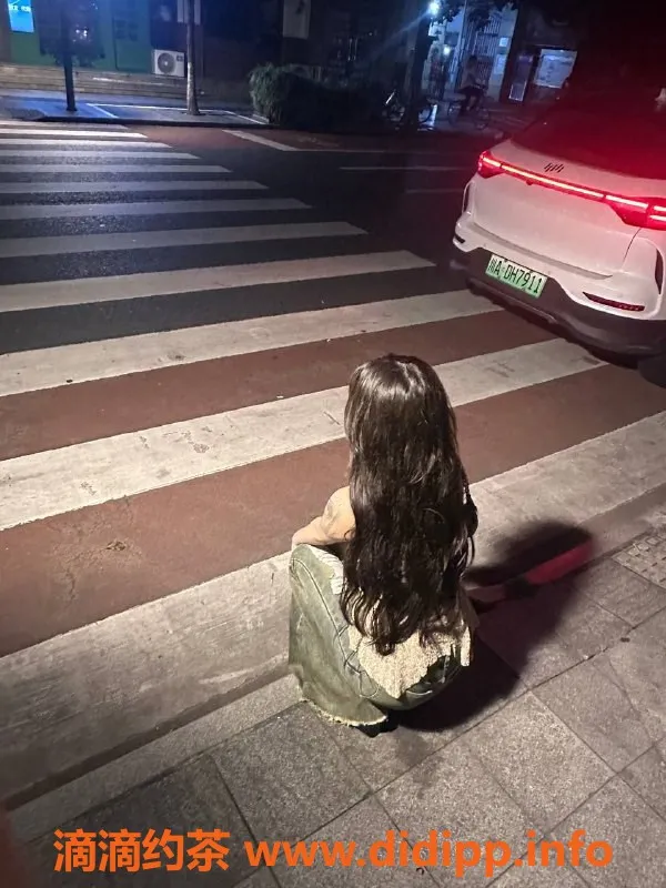 成都楼凤资源信息,成华区沐苒，身高168，甜美粉嫩18岁