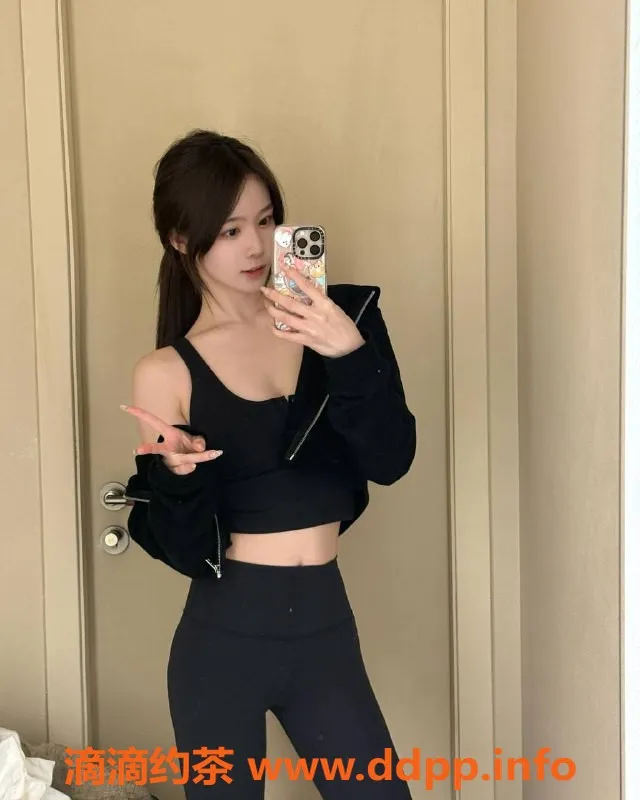 深圳楼凤-南山嫩妹兔兔，1300P深喉制服服务