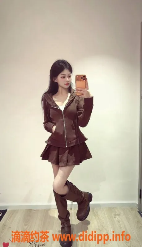 深圳楼凤-龙华琪琪, 163cm 46kg, 4000元夜间服务