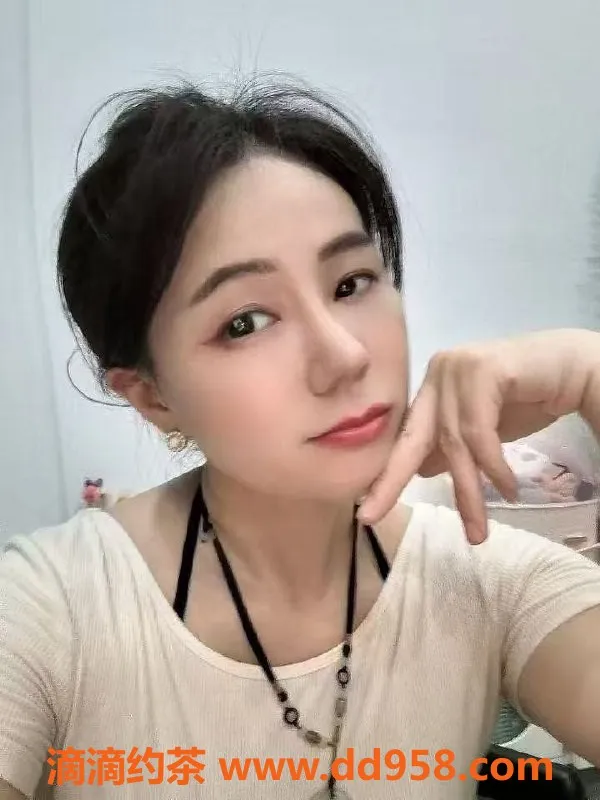 广州抓龙筋-天河区珍珍23岁半裸抓龙筋高端服务