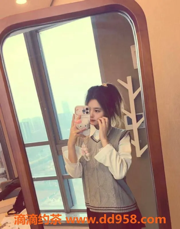 扬州楼凤-扬州邗江小小，身材出众，服务优质！