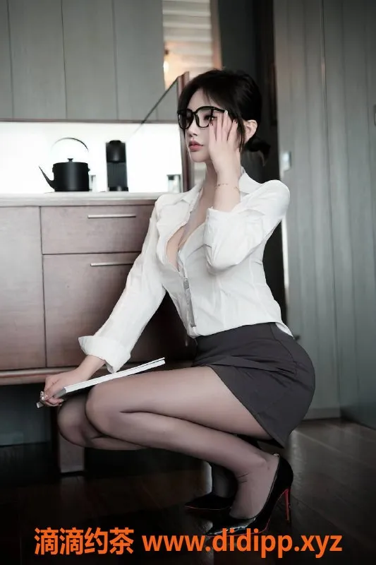 深圳楼凤-福田星美美，1500p私密服务，完美御姐