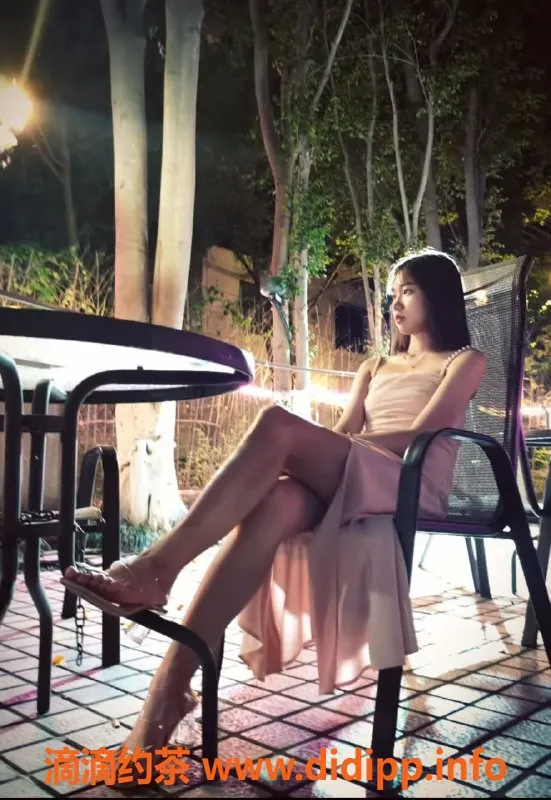 昆明楼凤-官渡区小瞳，价格6P，12PP，多项服务等你体验