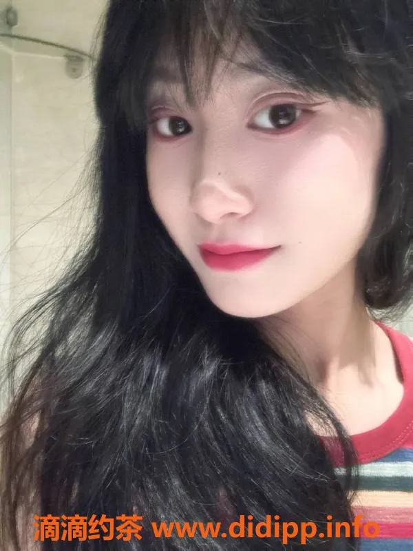 惠州楼凤-西瓜，23岁，大亚湾艺名，身高163，体重86