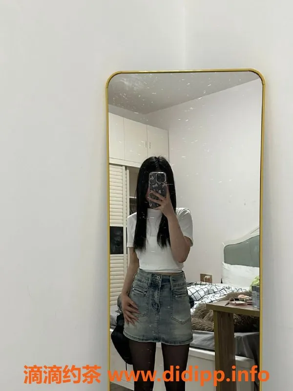 成都楼凤资源信息,19岁嫩妹可心，153娇小排骨精，热情服务