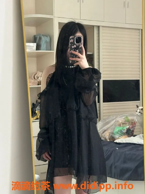 成都楼凤-19岁嫩妹可心，153娇小排骨精，热情服务