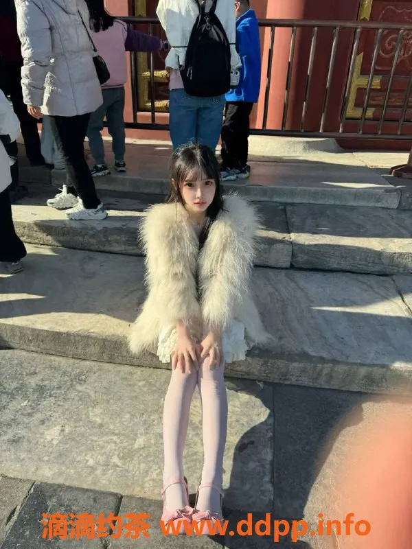 广州楼凤-天河嫩妹小洁酱，水费2000p等你来约